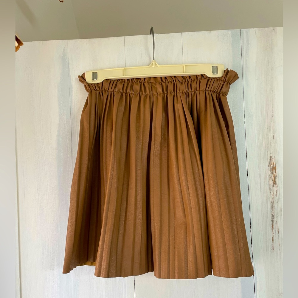 Pleated leather skirt